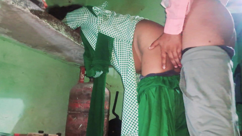 Trilokinath: Indiana universitária fodida muito duro pelo amigo do meio-irmão