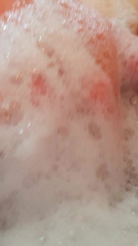 JuicyDream - chơi âm hộ và xuất tinh vào mông cô ấy trong bồn tắm