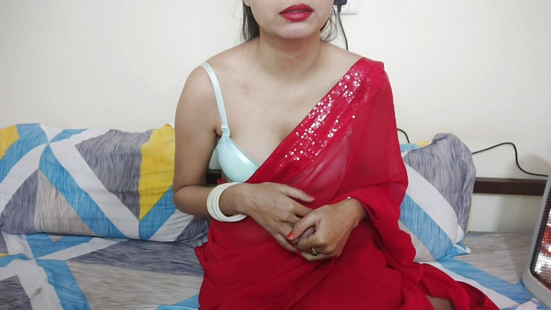 Saarabhabhi6: Sexy indická nevlastní dcera s dokonalou kundičkou je ošukaná nevlastním...