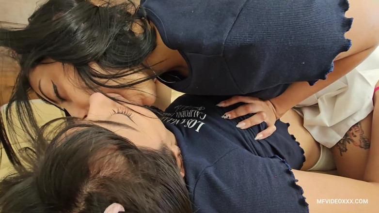 MF Lesbian: Young Fondness