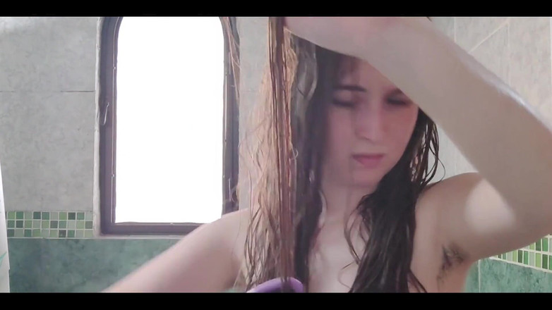 RavenHearth666VIP: Spălând, uscându-mi și periindu-mi părul