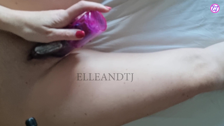 elleandtj: वाइब्रेटर के साथ हस्तमैथुन