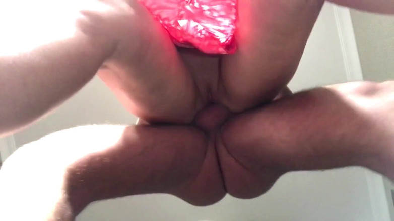 Anna Shpilman: Gaya Doggy di Tingkap Terbuka