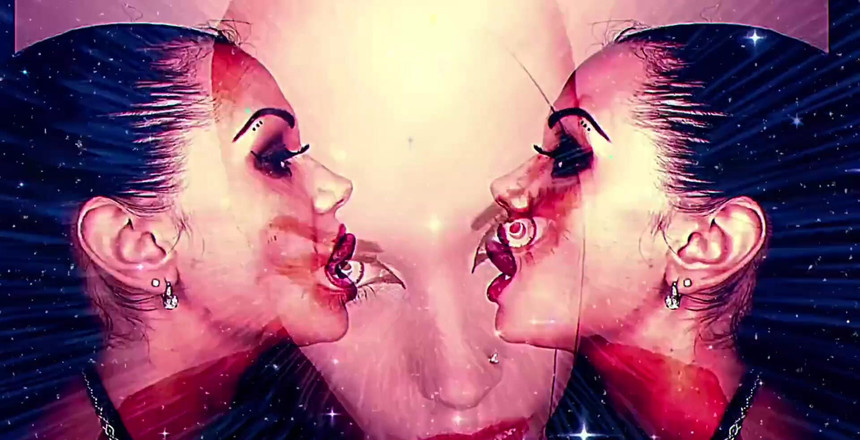 Goddess Misha Goldy: Selamat malam kekasihku! Buat Aku Bangun Dengan Pembelianmu!