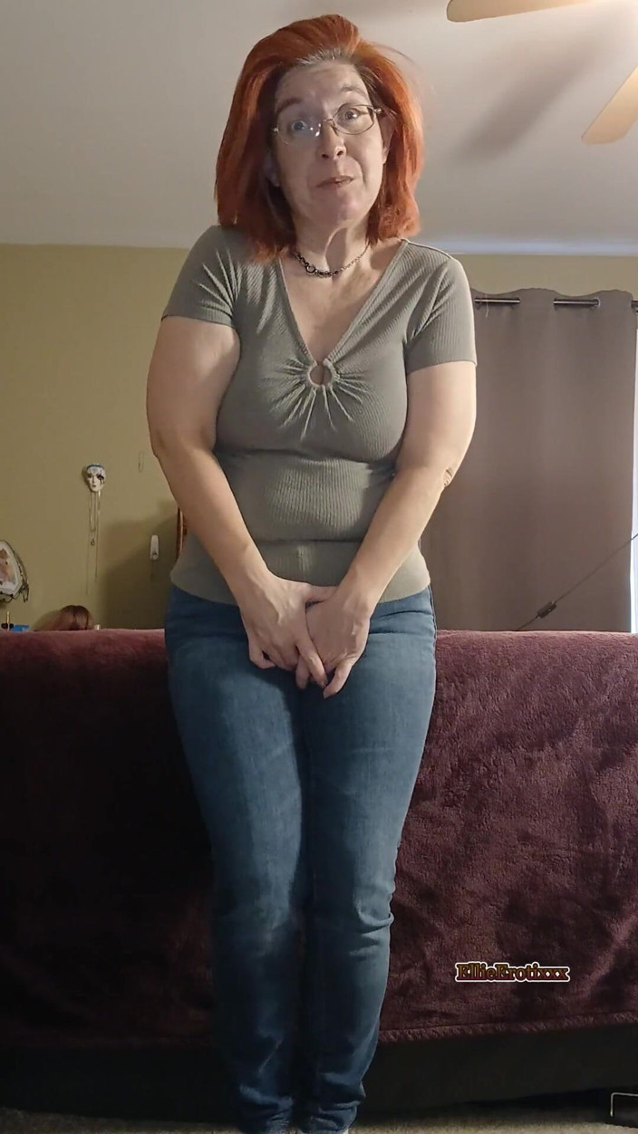 Elianna: Spread Pussy Spraying Your Face