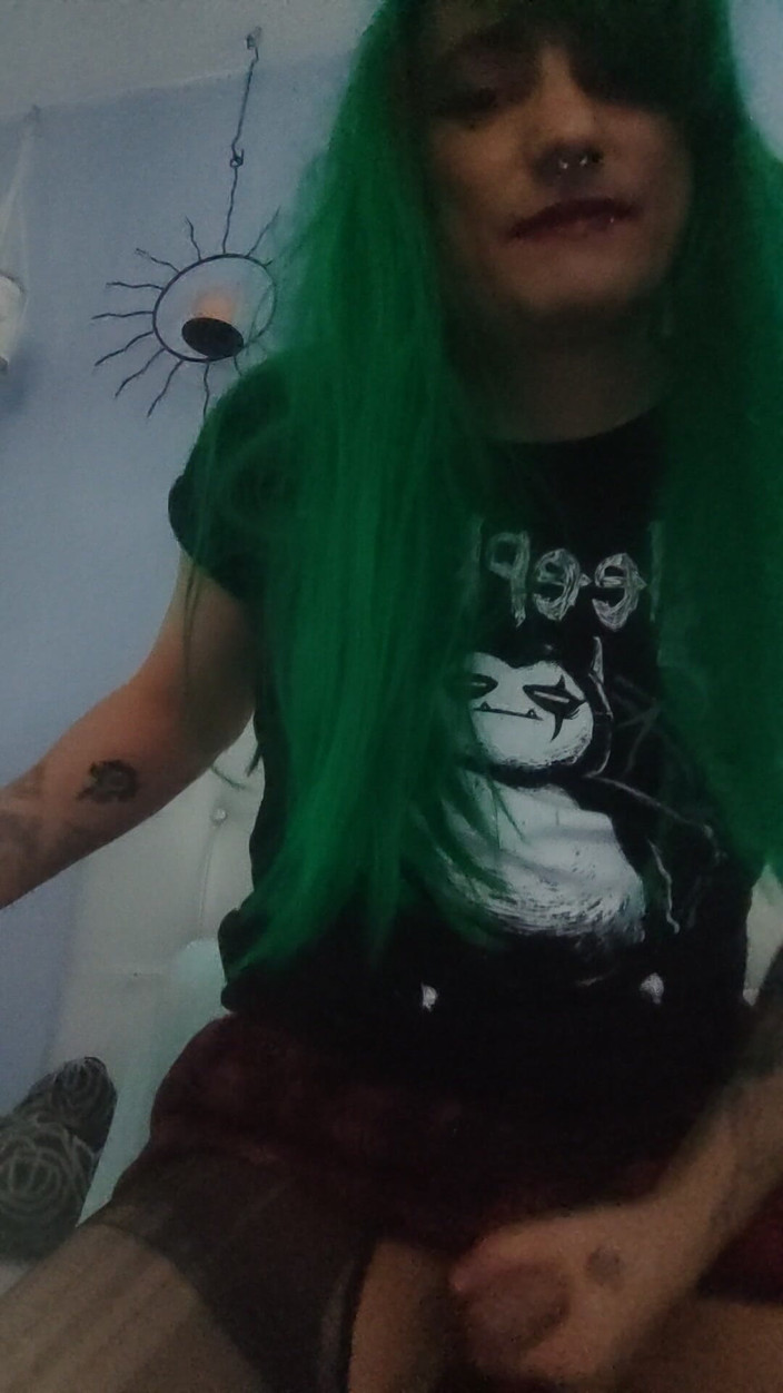 Alicia Moonkalation: Punk shemale tedesco si eiaculano da solista