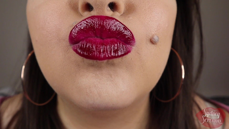 Sydney screams fetish: First Date Kissing
