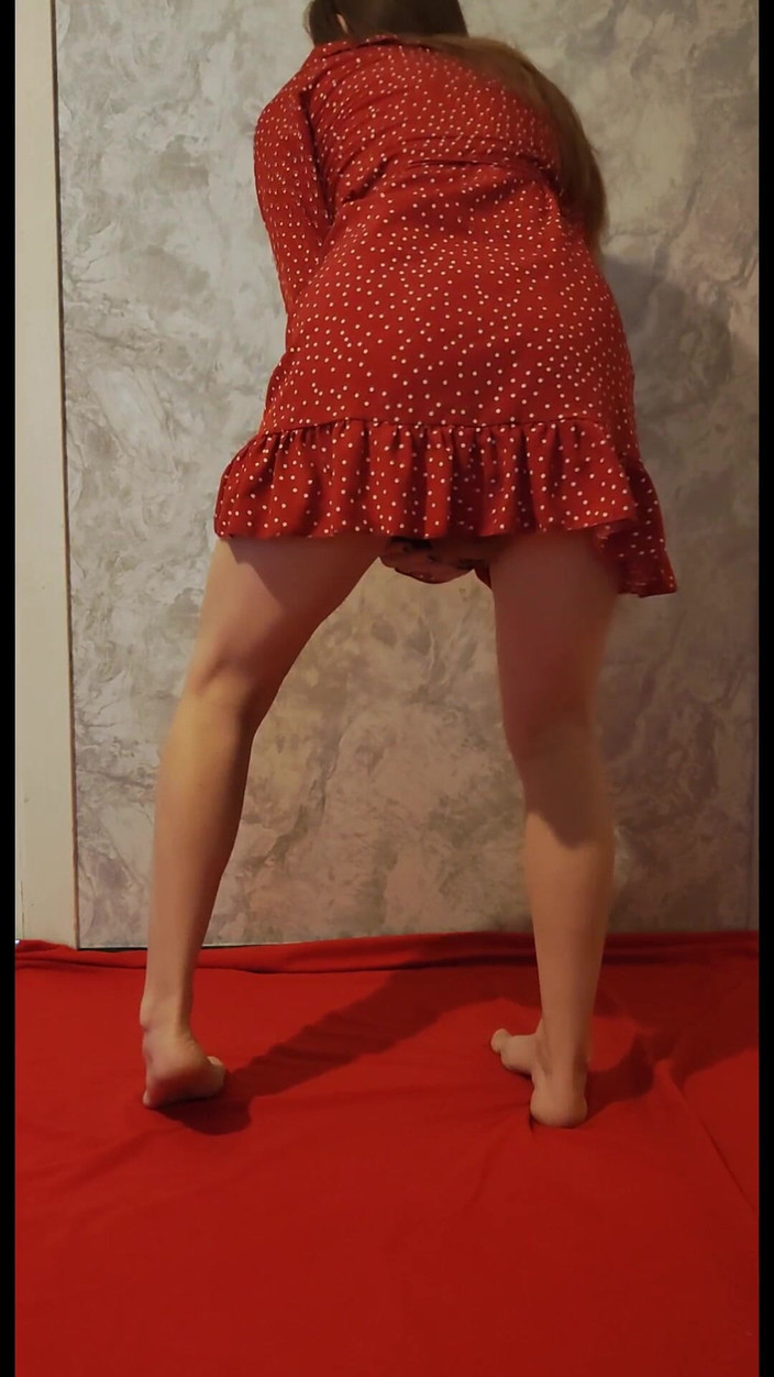 Lizaveta: Я Наслаждаюсь Гигантским Дилдо И Его Рукой В Моей Вагине