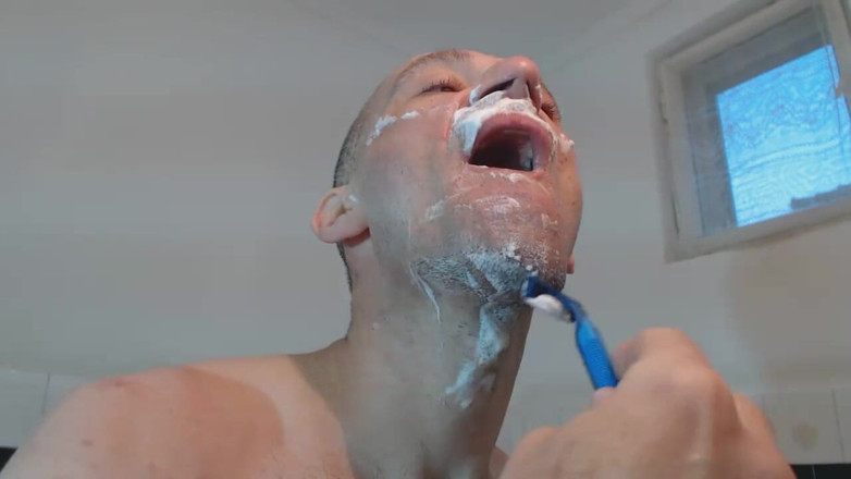 TIVADAR 73: Tivadar 73 ( stripchat modell ) Shaving