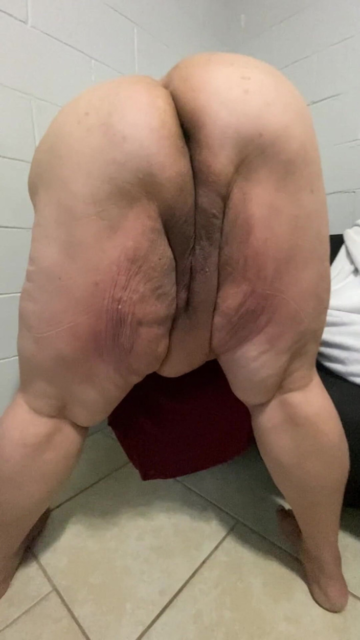 CherryRed: Pussy spreading part 3