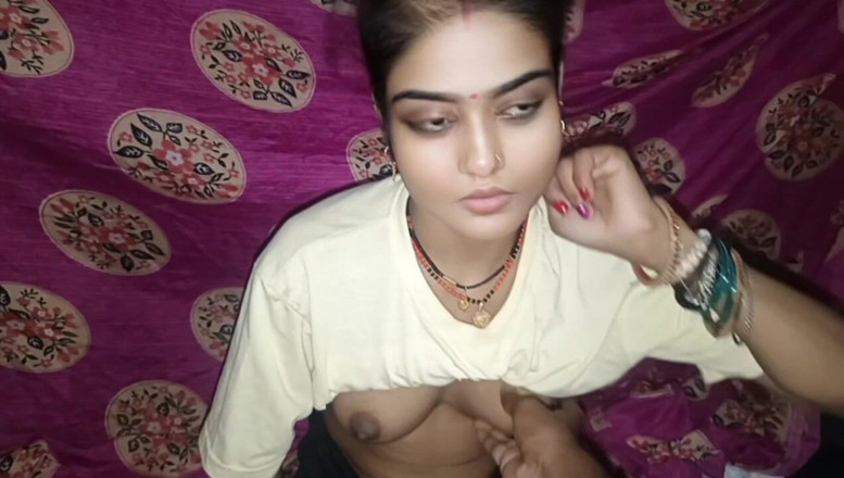 RAKP355: देसी सॉफ़्टकोर स्तन दिखा रही है