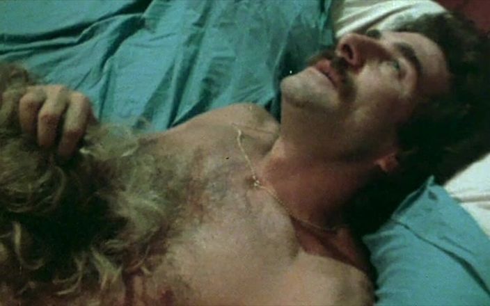 Inhonorof porn: 80 -talet: Moana Pozzi i sin första film leker med en...