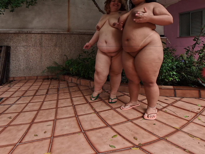 Pamela Panda VR: VR kouřící dívka Yvi Valentinny a Pamela Panda