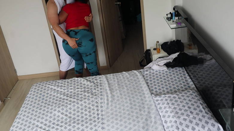 Time traveler: Latina Služka s obrovským zadkem dostane krásný výprask, část 3