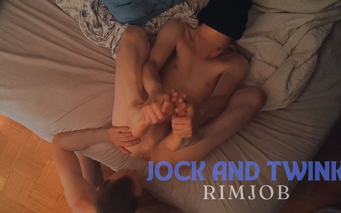 Rods and Cameras: Guapo jock da apasionada chupada de culo al novio twink