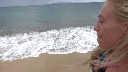 ATK Girlfriends: Liburan virtual di hawaii sama lyra law bagian 10