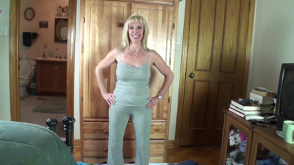 Carol Cox - The Original Internet Porn Star: Carol Cox wets her sweats ;)