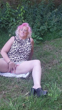 Dojrzała dziwka Palce cipki na zewnątrz do wybuchu squirting