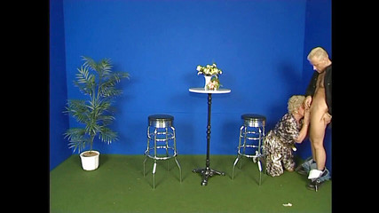 VintageXMovies: Curva matură se fute cu două pule, una câte una