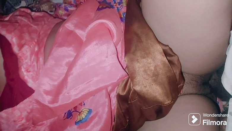 Desisexycpl123: Chuddakad evli kadın priya ebeveynlerinin evinde Müslüman arkadaşının penisini emiyor,...