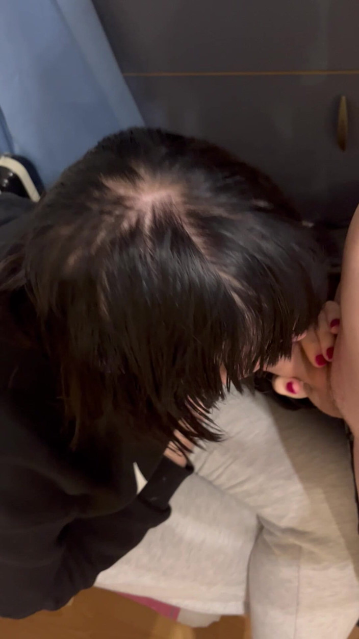 Couple18and38: 18 Year Old Loves to Suck in Kitchen