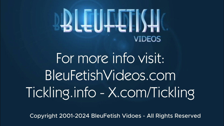 BleuFetish Tickling: Holly je hloupá a zlechtěná! Holly si honí nohy k...