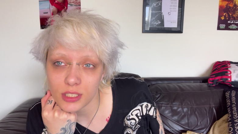 Glitterqueen1999: Cucinare rapidamente e mangiare il tuo piccolo cazzo penectotomia vorarephilia