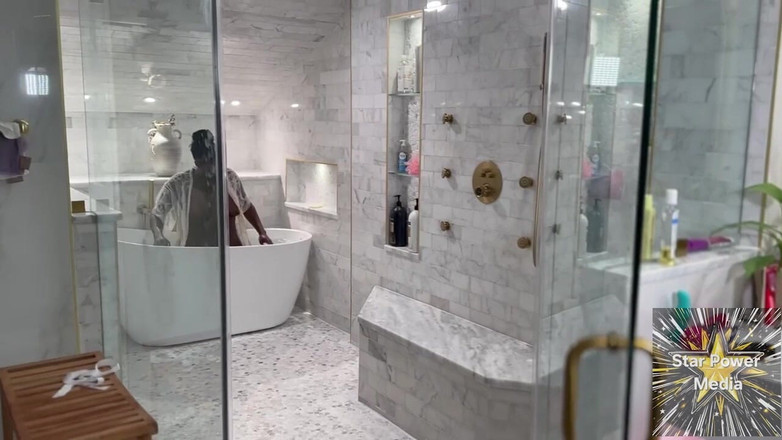 Star Power Media: Ateşli sırılsıklam: Giana'nın yaramaz banyosu azdırıyor