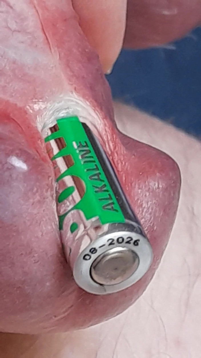 Swedish_switcher: Můj penis běží na baterii