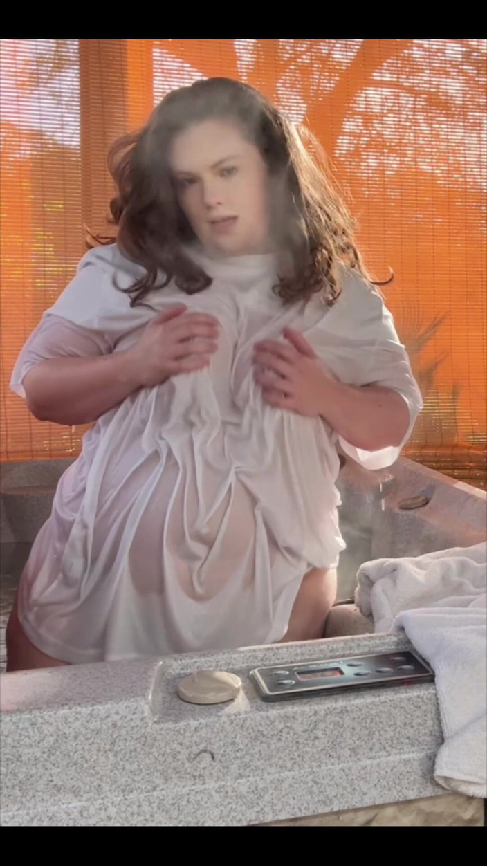 Dirtysecret: Hot Tub Masterbating
