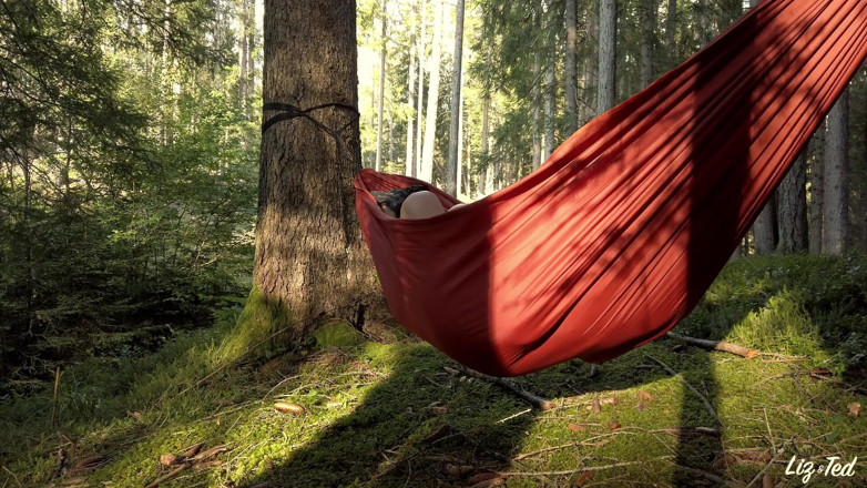 Lizandted: Sex on the hammock in the woods