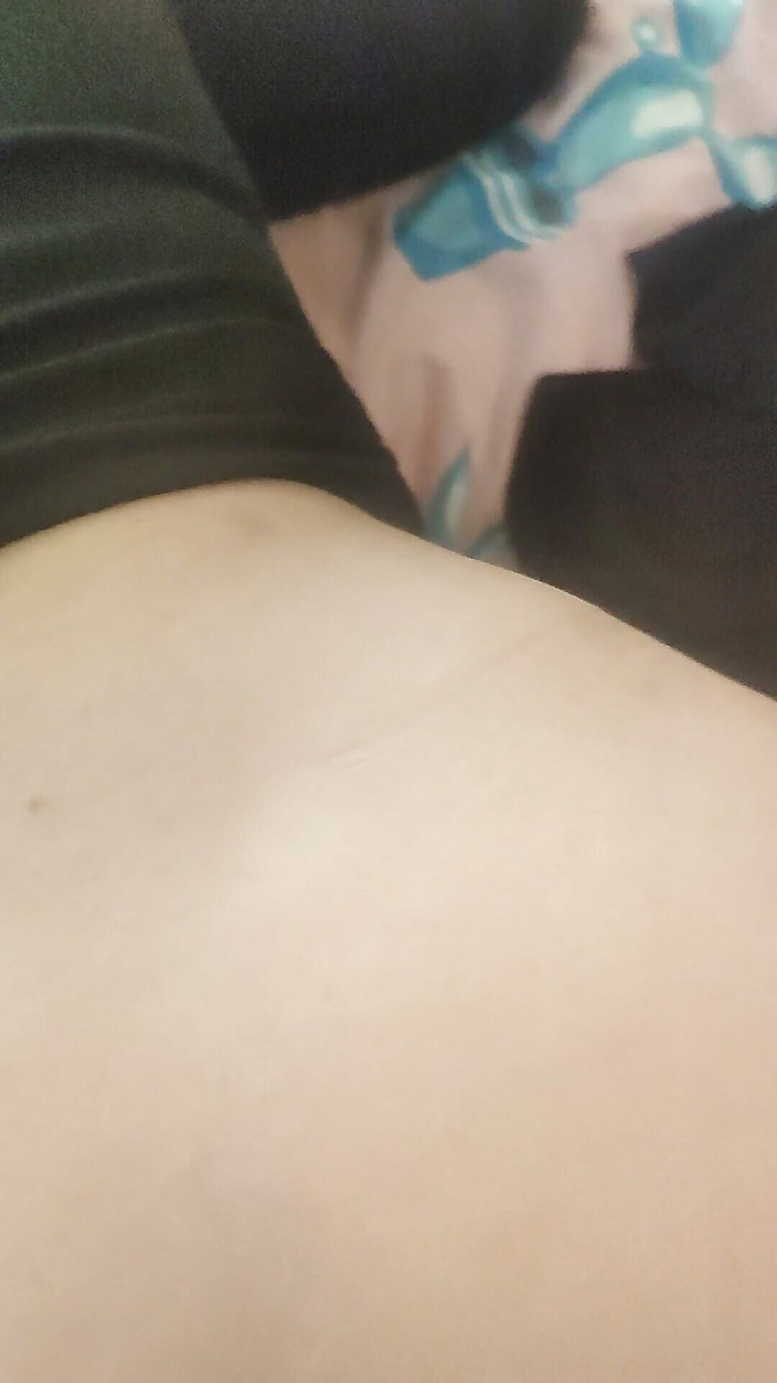 Byborsa: 휴가하러 온 대학생 배다른 사촌을 따먹어