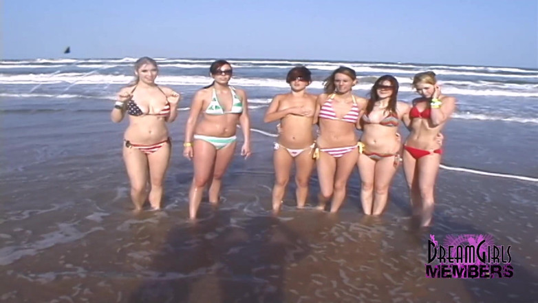 Dream Girls: Dziewczyny stają się nago na plaży