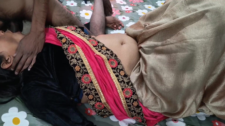 Happyhome: Indian Beautiful Bhabhi Big Boobs Chested on Husband and Enjoying...