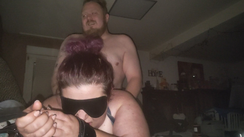 MarryDustin: Sváže mě a tvrdě mě šuká!