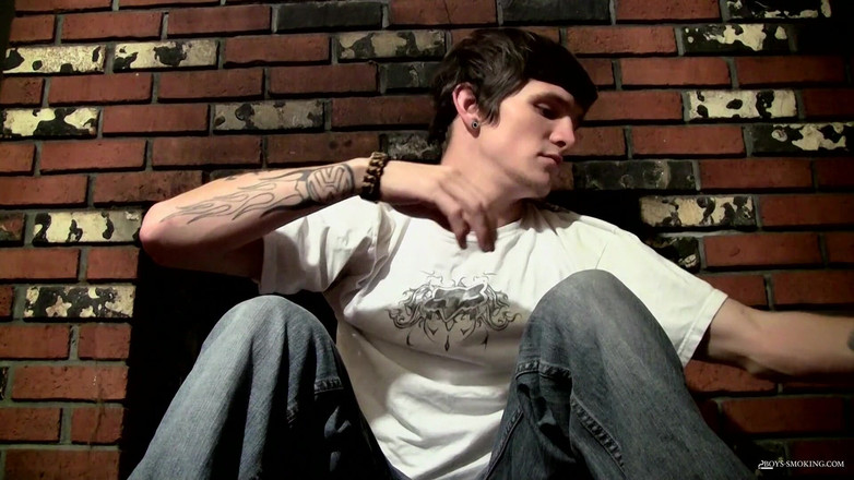 Boys Smoking: Lex Smokin oleh Fireplace
