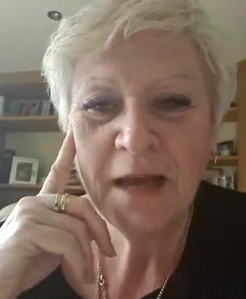 Uk Joolz: おはようございます、ホテルの時間です!私は彼の恋人としてチェックインしますか?それとも彼の妻?