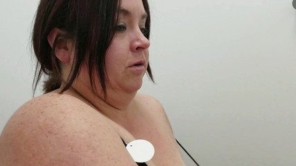 SexyNEBBW: Serial exhibiționist sexy cu femei mari și frumoase, partea 2 - vestiar