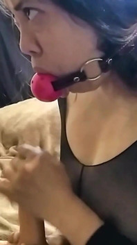 Jasmine calda asiatica in forma jade ball imbavagliata implorando e JOE - masturbarsi incoraggiamento