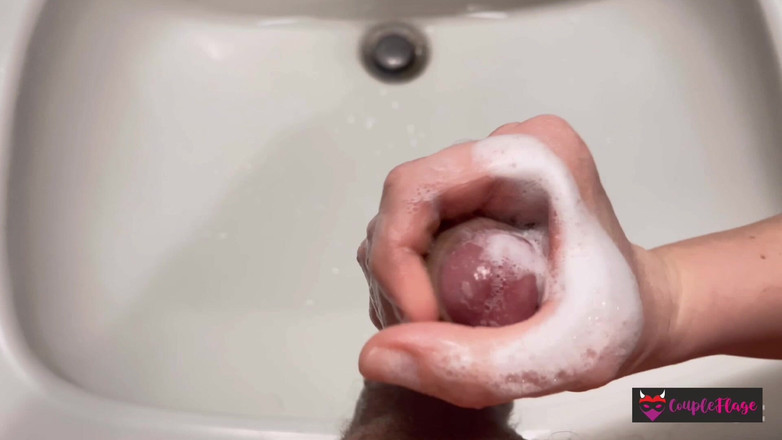 Coupleflage: Tutorial - Wie Man Seinen Penis Gut Wäscht