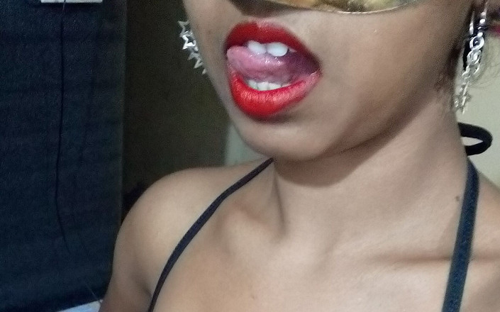 Puja saha: 热辣女孩尝试双假阳具