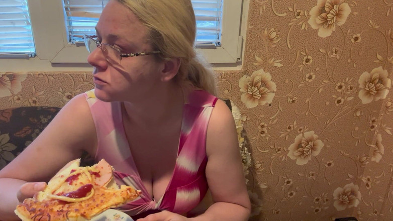 Putarankahotmilf: 먹고 큰 배 페티쉬, 트림, 원거리