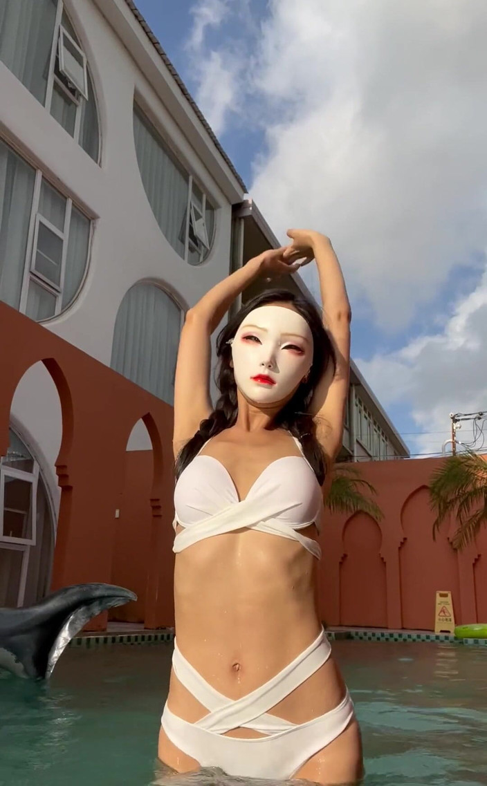 Sad Miss: 骑大鲨鱼