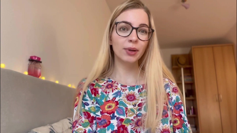 Goddess_Bella_Rae: 2 Ways to Recognize a Real-life Dominatrix