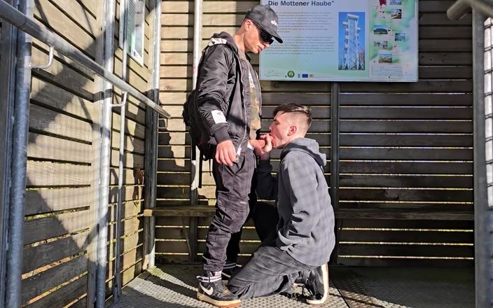 boyzxy212: Gay venkovní kouření na rozhledně