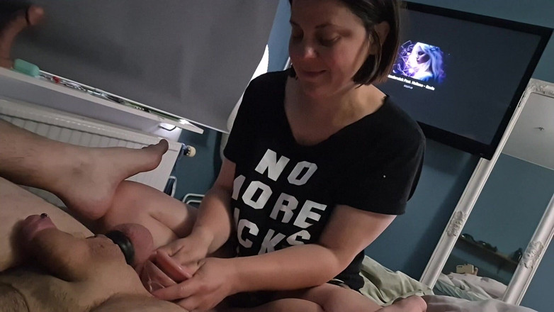 SwitchMixCouple: Novia me enculada con un consolador gigante y mamada conduciendo...