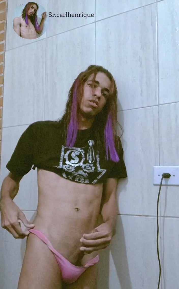 Carlos Henrique: Carlos Henrique Gay seksi pembe külotla mastürbasyon yapıyor