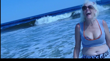 Marvellee Studios: Carolina beach blow to pop