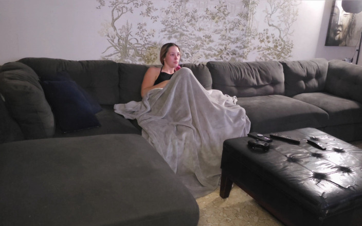 PineapplePie1111: Ketagihan seks adik tiri bahagian 1