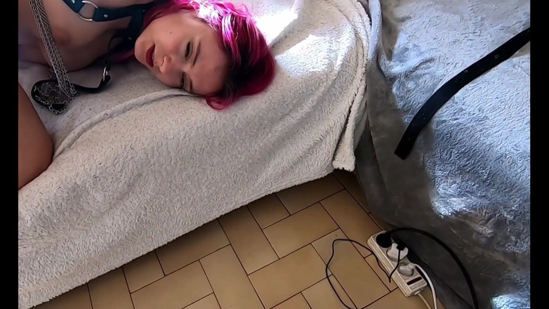 Noochka: Een Frans meisje vult haar poesje - Franse amateur